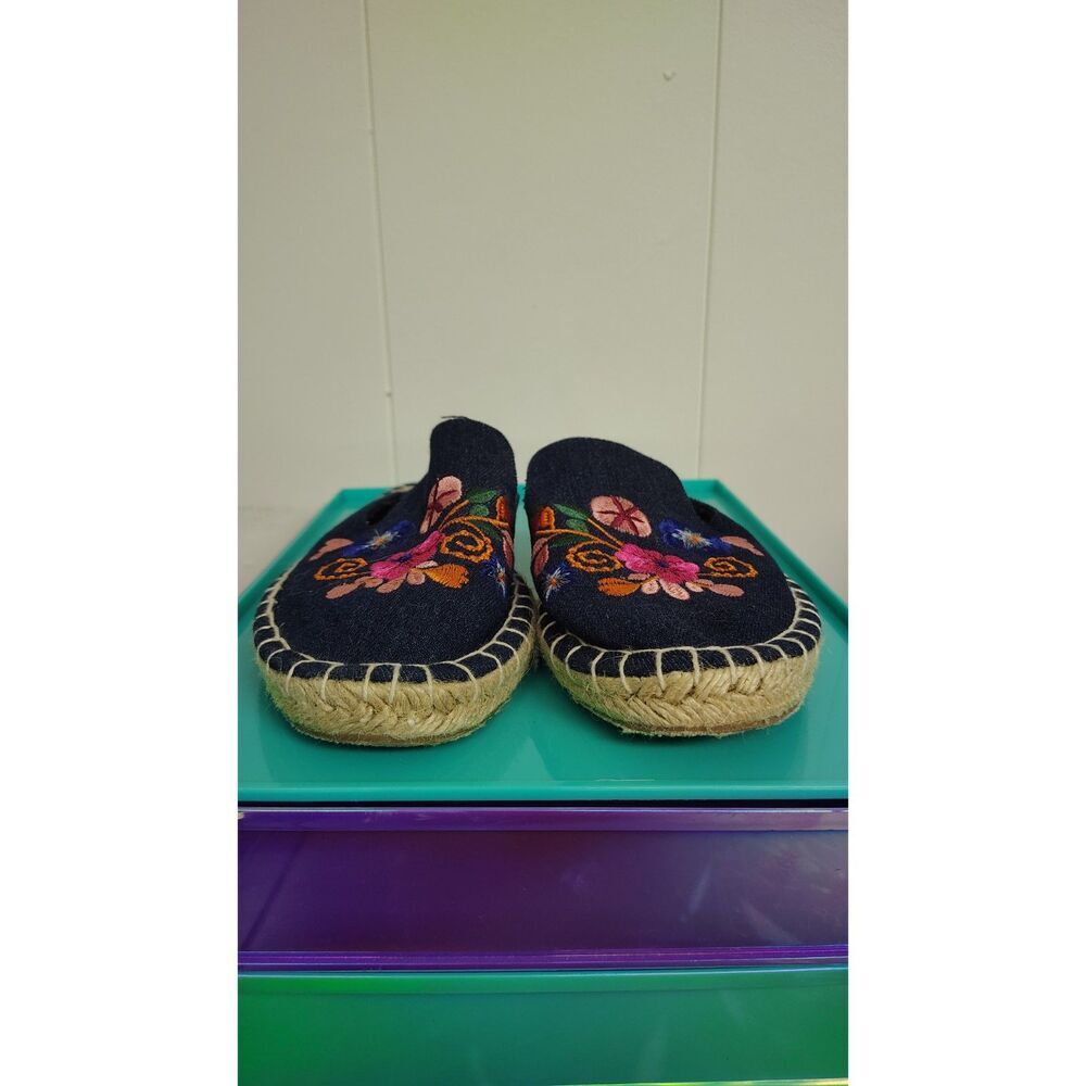 Aeropostale Size 7 Blue Floral Embroidered Slip-On Espadrille Shoes